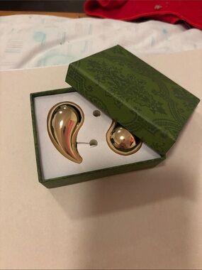 Neiman Marcus Gold Polished Teardrop Pin Set